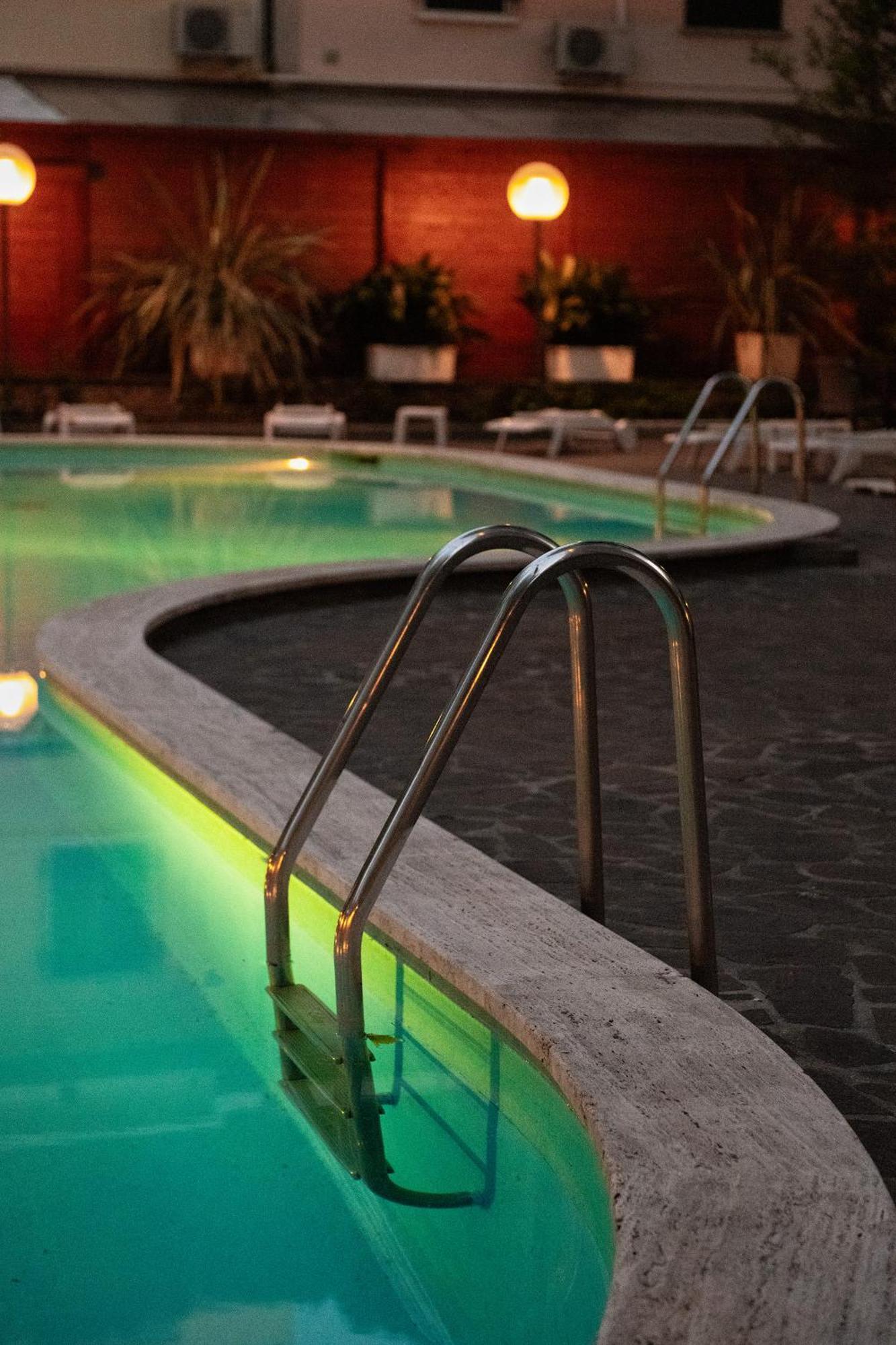 Hotel Corallo Marina Romea Buitenkant foto
