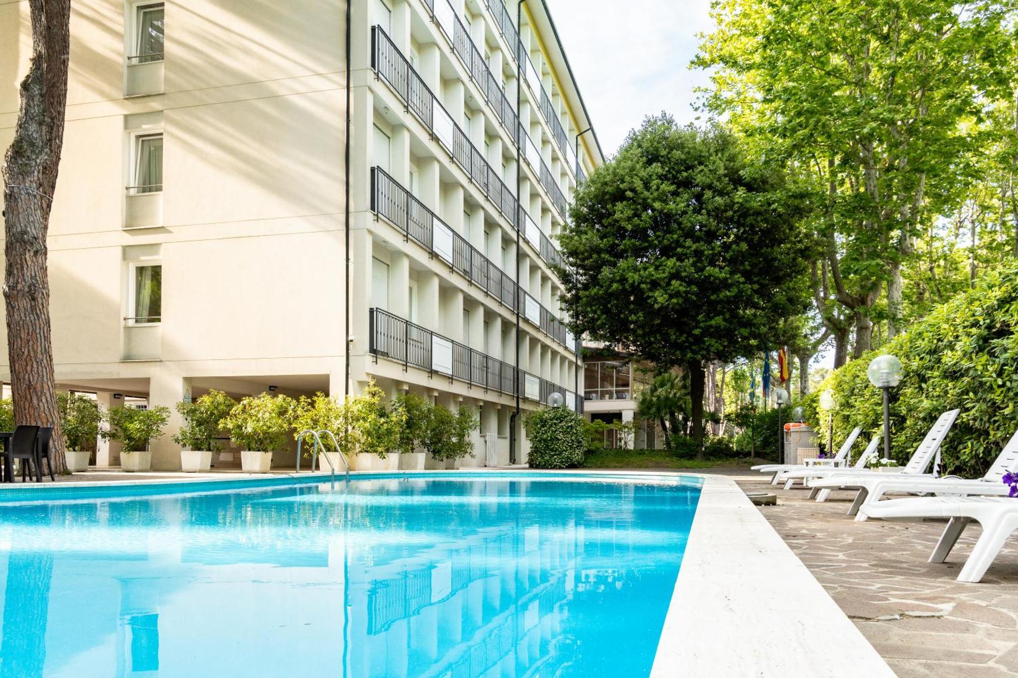 Hotel Corallo Marina Romea Buitenkant foto